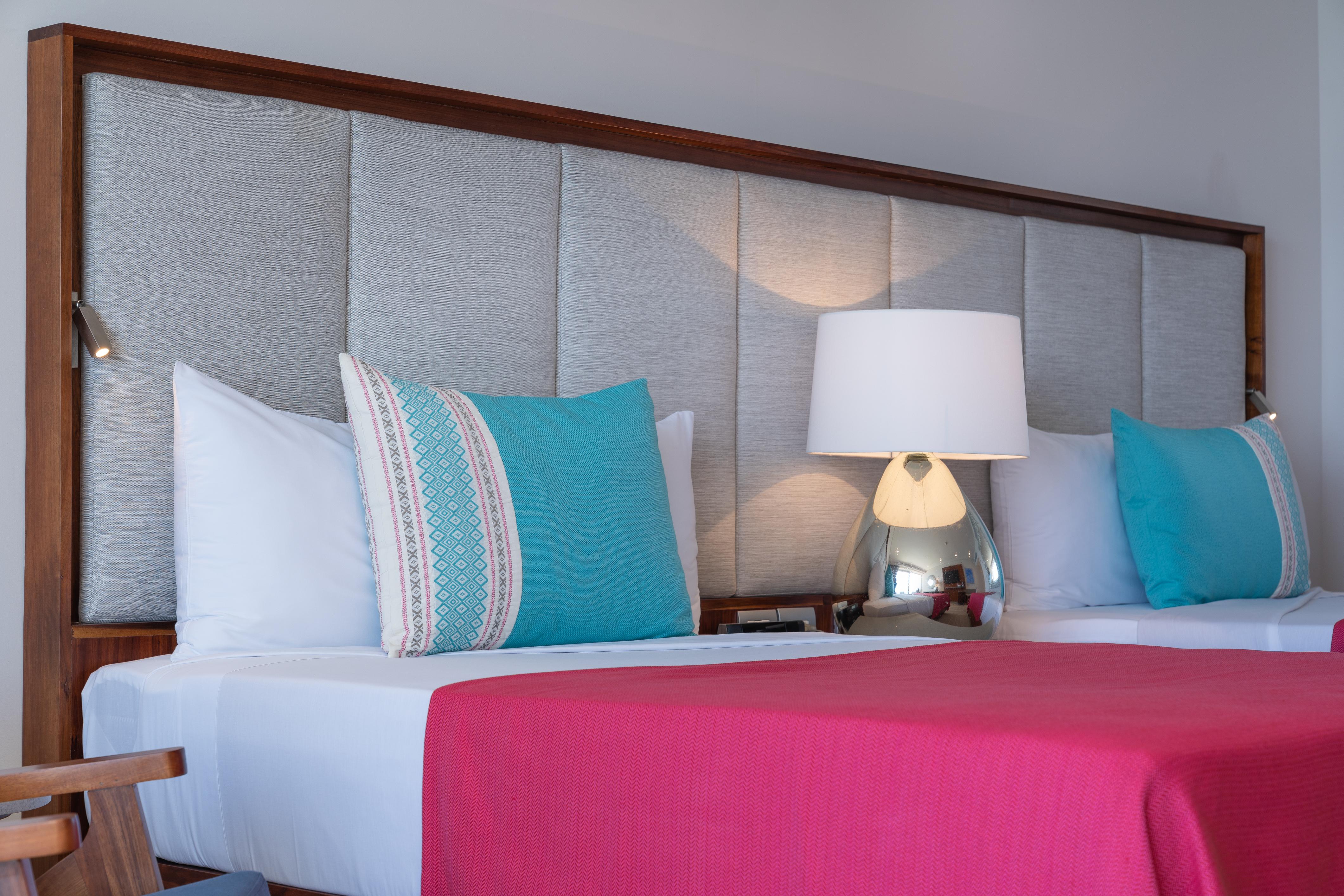 Grand Park Royal Puerto Vallarta - All Inclusive Esterno foto A bed with a headboard