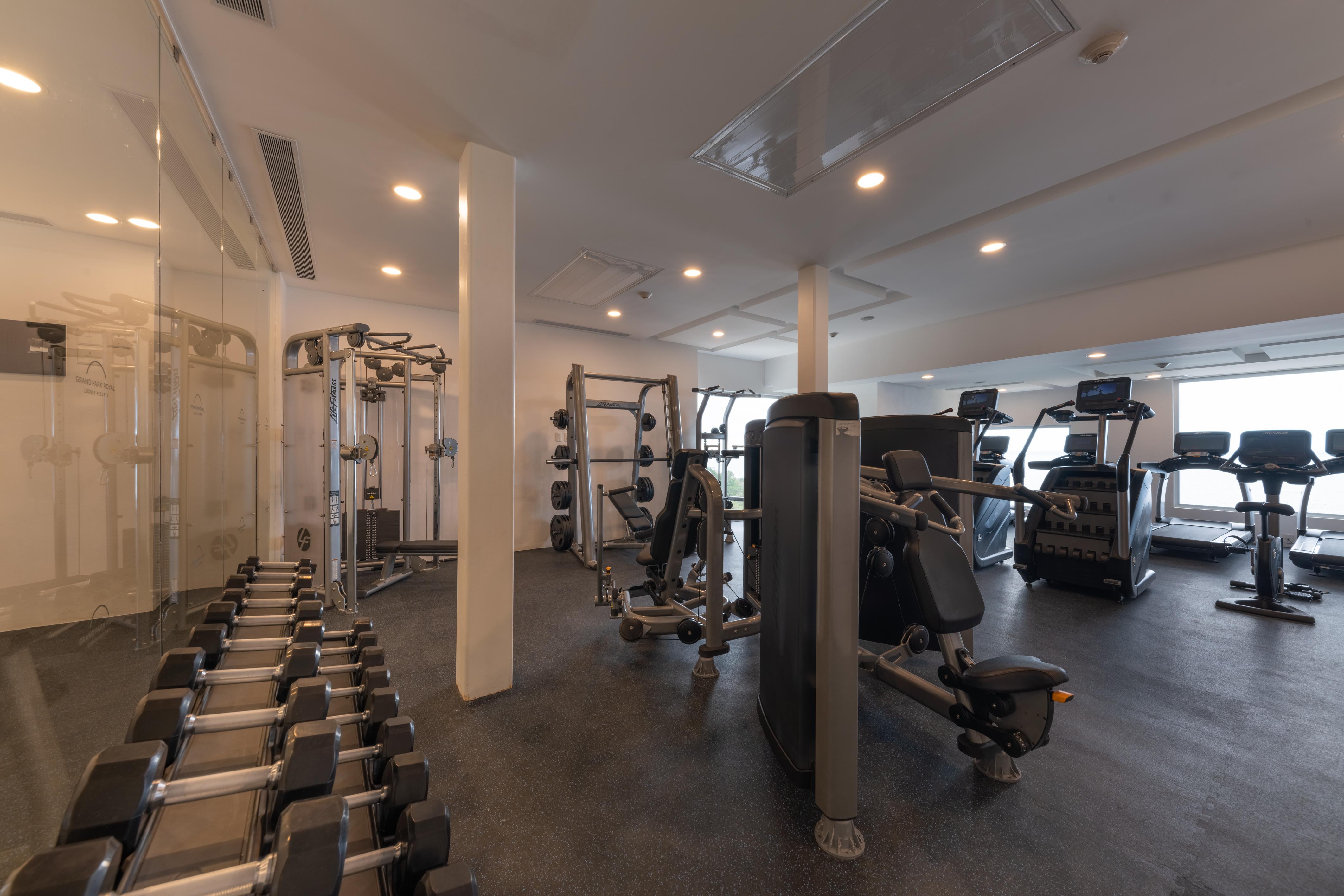 Grand Park Royal Puerto Vallarta - All Inclusive Esterno foto The gym at the hotel